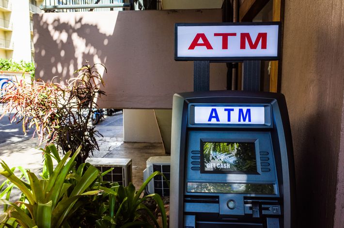 海外ATMでクレジットカードを使う！