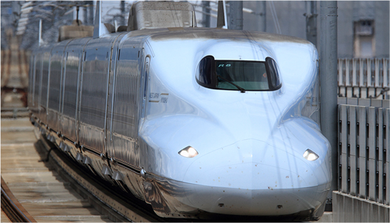 JQ CARD会員限定割引きっぷで乗車する新幹線のイメージ